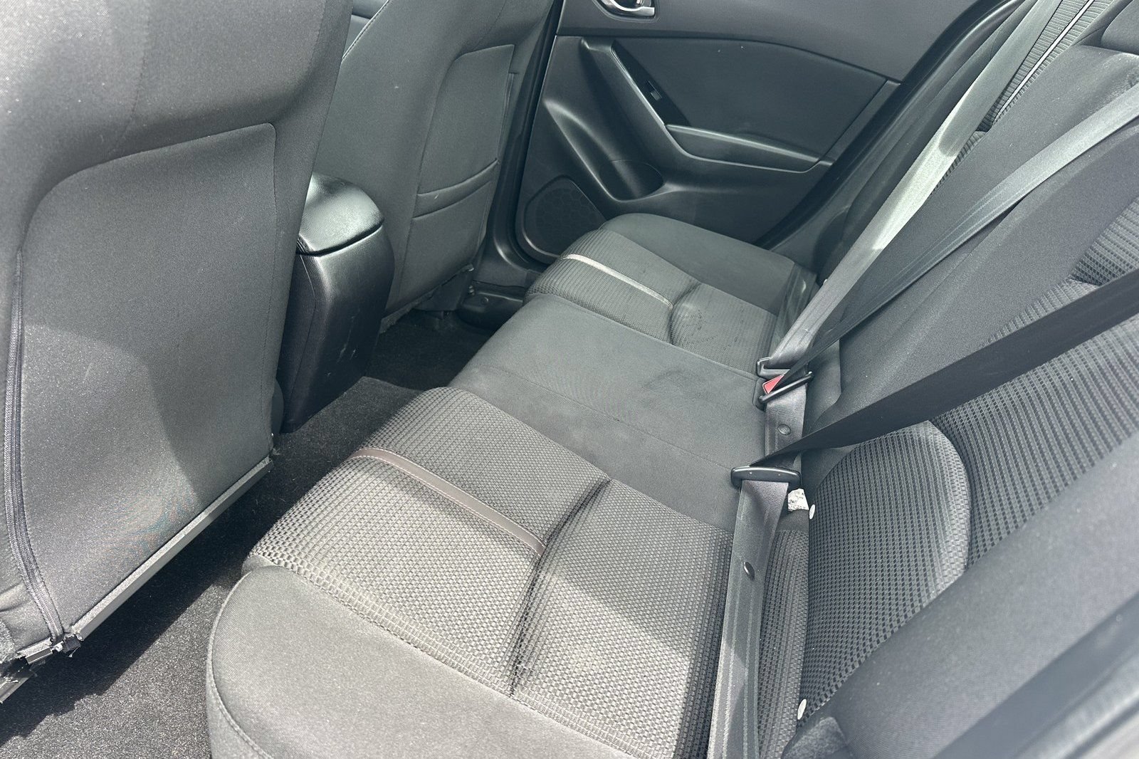 Used 2018 MAZDA MAZDA3 Sport w/ Preferred Equipment Package FWD image 12