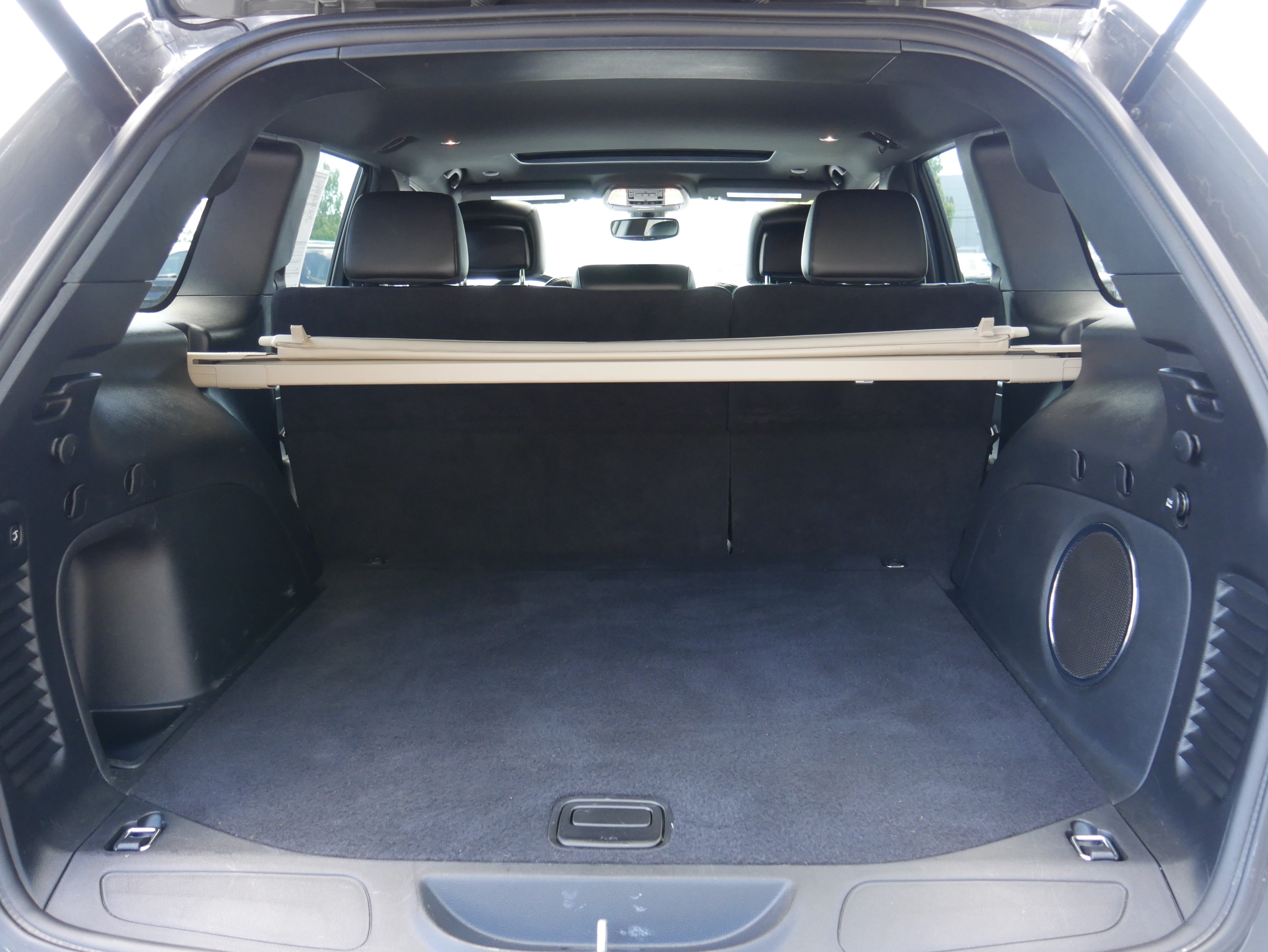 Used 2022 Jeep Grand Cherokee Laredo X AWD/4WD image 6