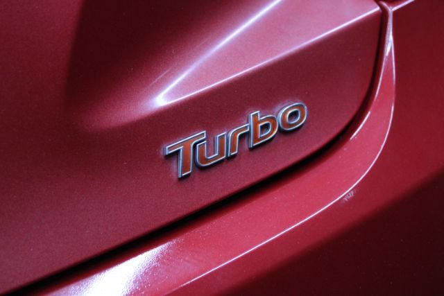Used 2013 Hyundai Veloster Turbo FWD image 9