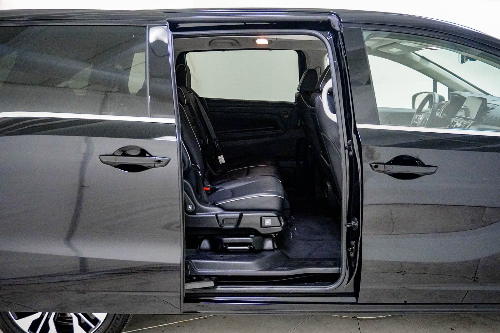 Certified 2026 Honda Odyssey Elite image 35