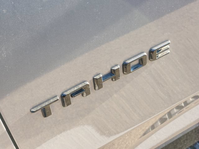 Used 2022 Chevrolet Tahoe Z71 w/ Z71 Off-Road Package AWD/4WD image 9