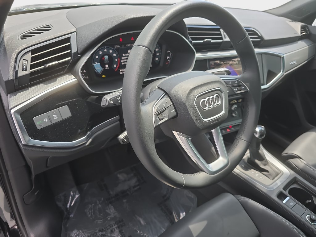 Certified 2025 Audi Q3 2.0T Premium w/ Convenience Package AWD/4WD image 22