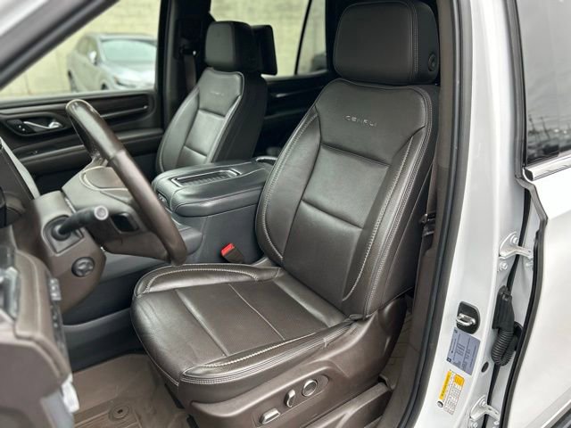 Used 2021 GMC Yukon Denali w/ Denali Premium Package image 13