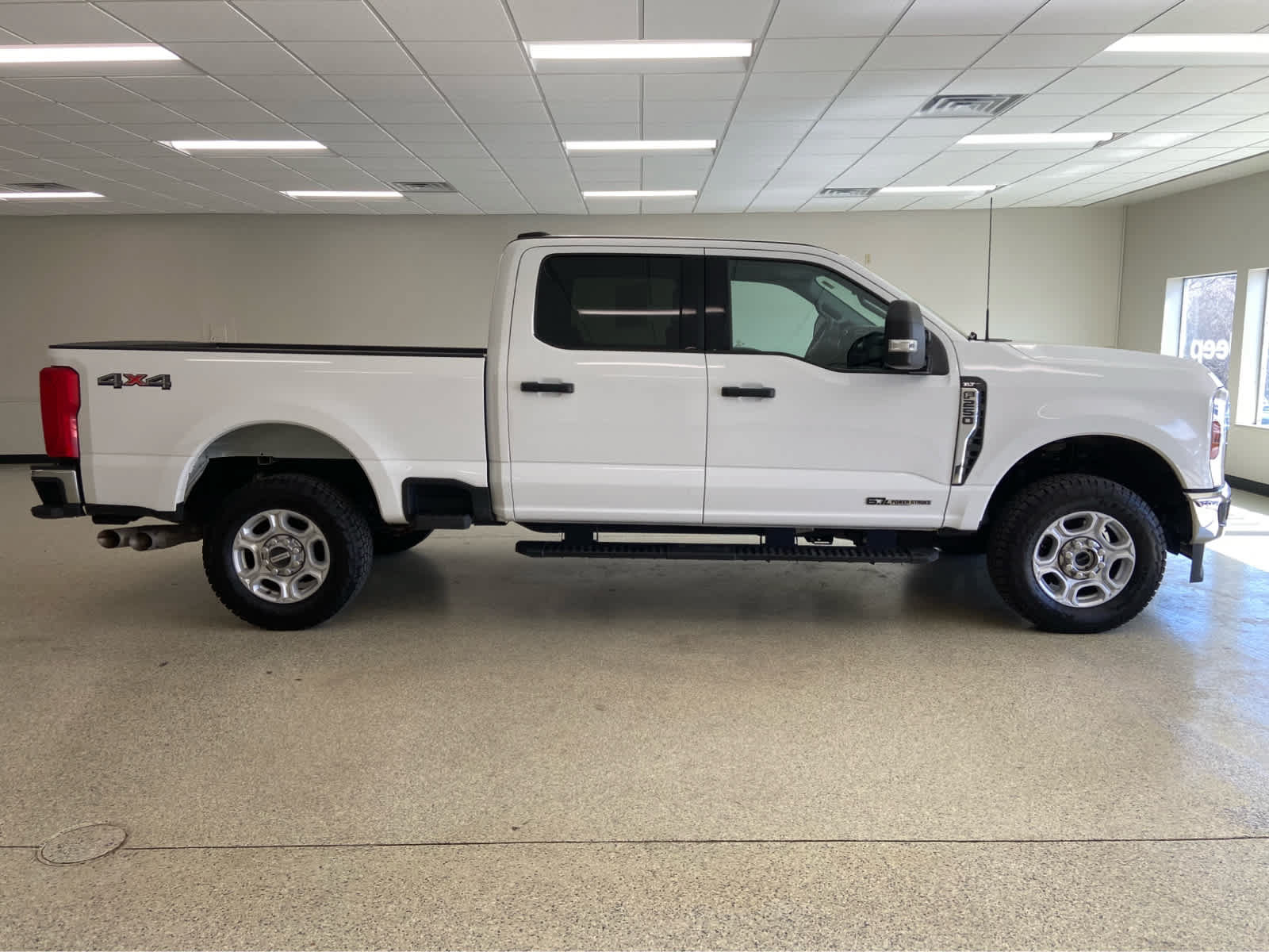 Used 2025 Ford F250 XLT AWD/4WD image 6