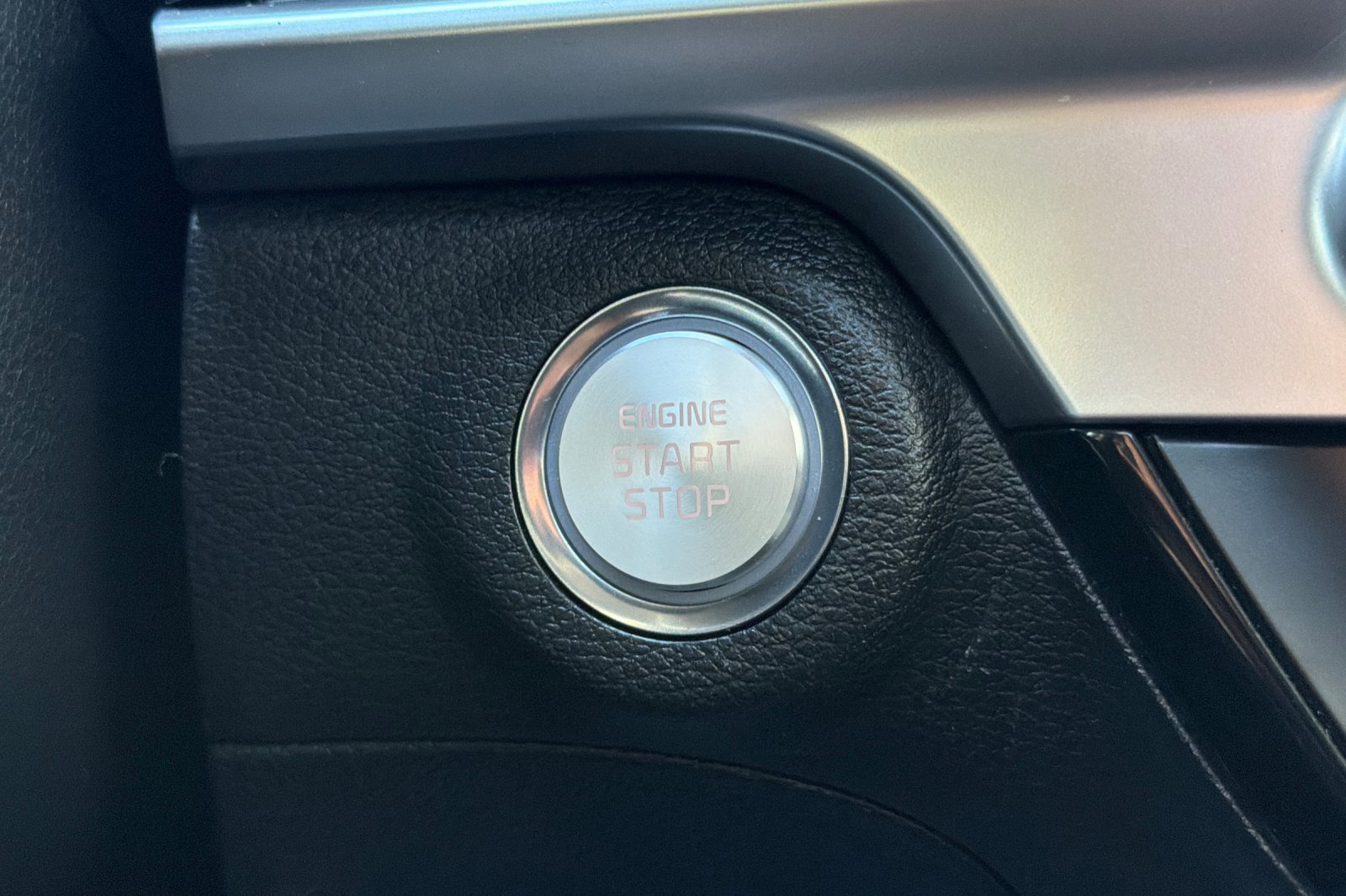Used 2025 Kia Telluride S AWD/4WD image 24