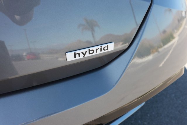 Used 2025 Hyundai Elantra Limited image 6