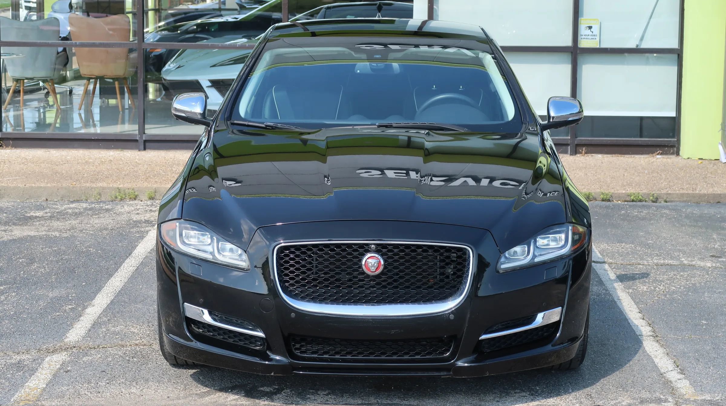 Used 2016 Jaguar XJ R-Sport RWD image 4