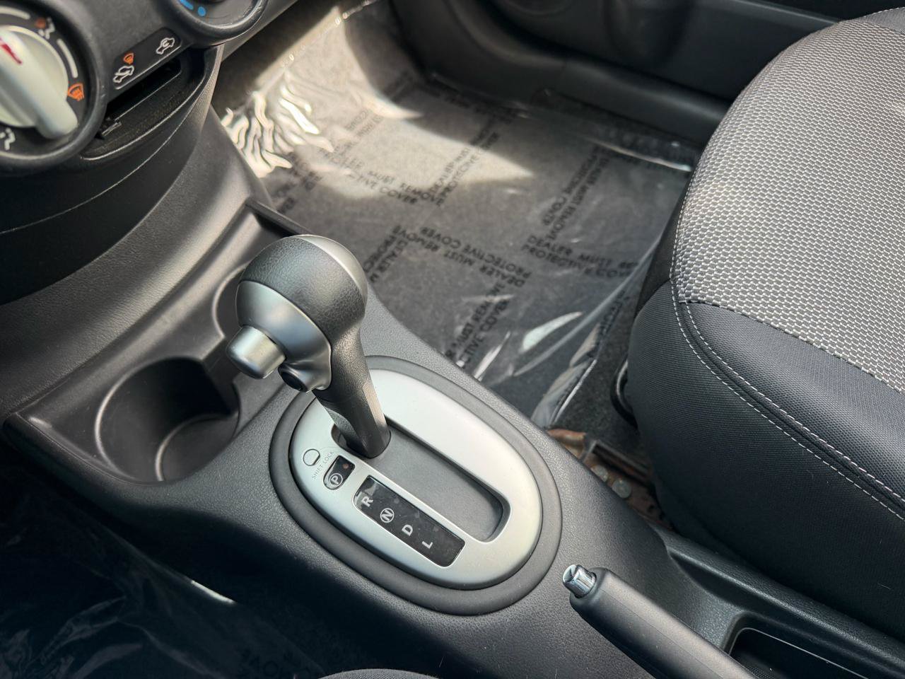 Used 2014 Nissan Versa SV FWD image 13
