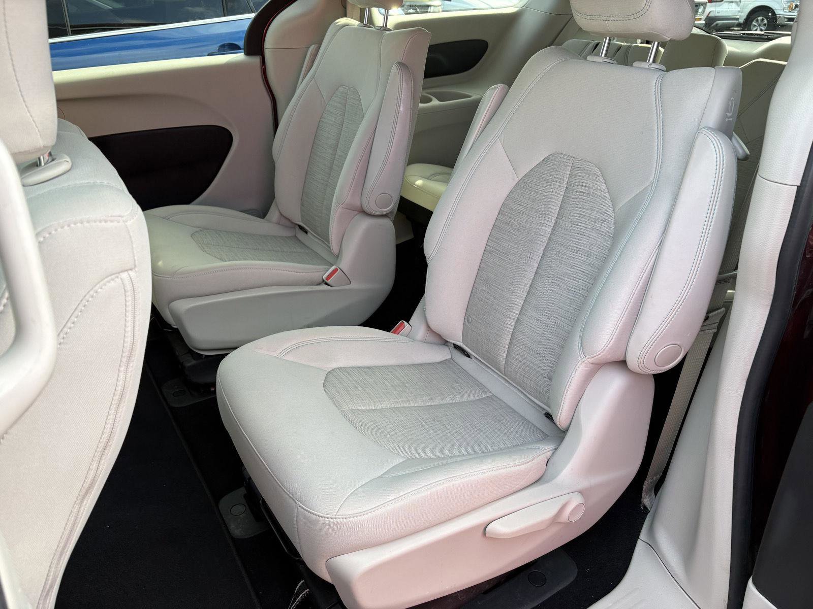 Used 2018 Chrysler Pacifica Touring Plus image 14