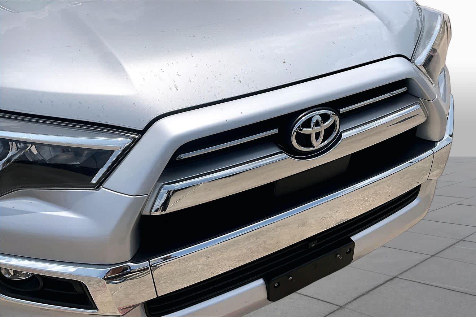 Used 2023 Toyota 4Runner Limited AWD/4WD image 30