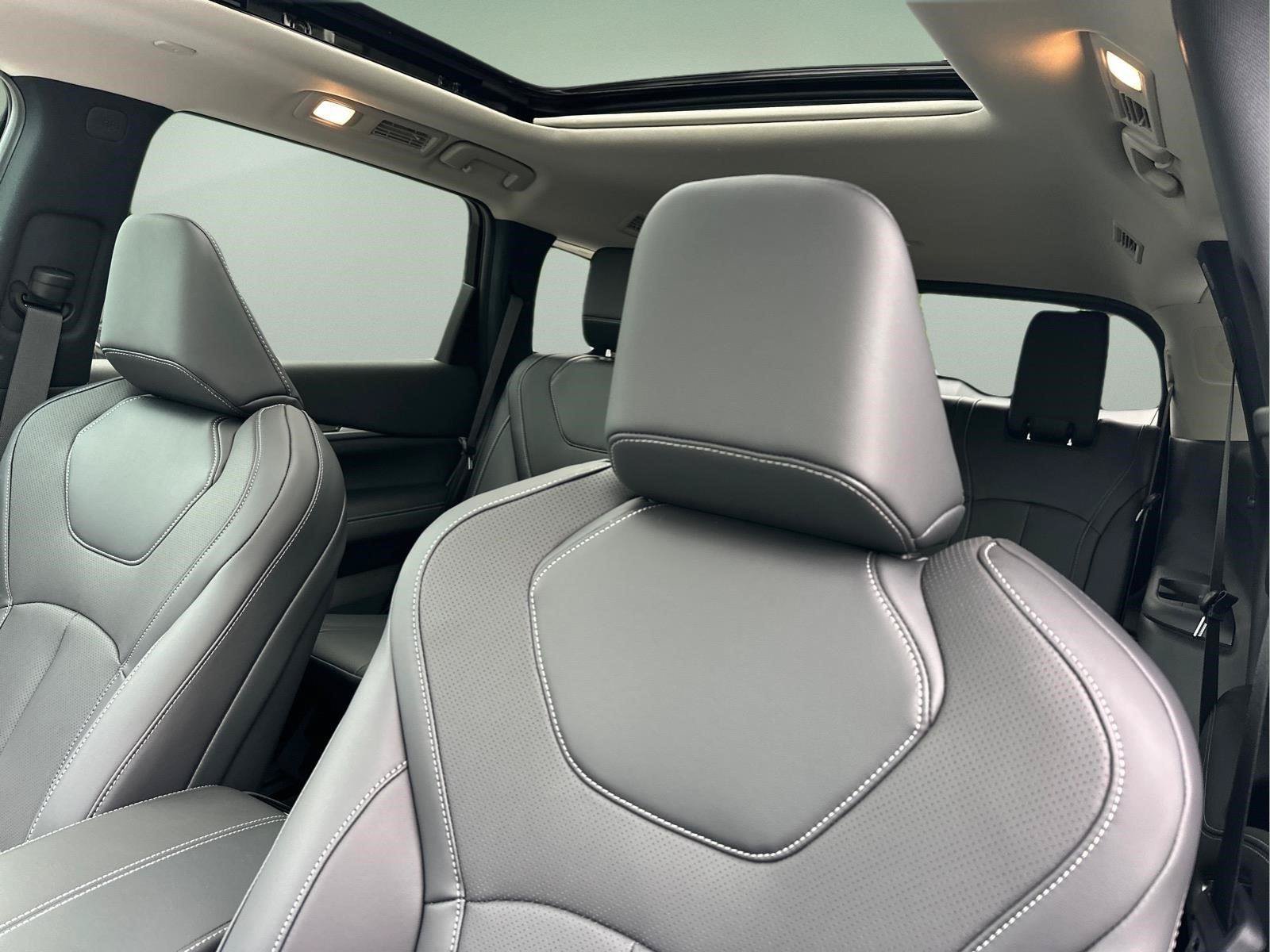 New 2027 INFINITI QX60 Luxe w/ Cargo Package FWD image 24