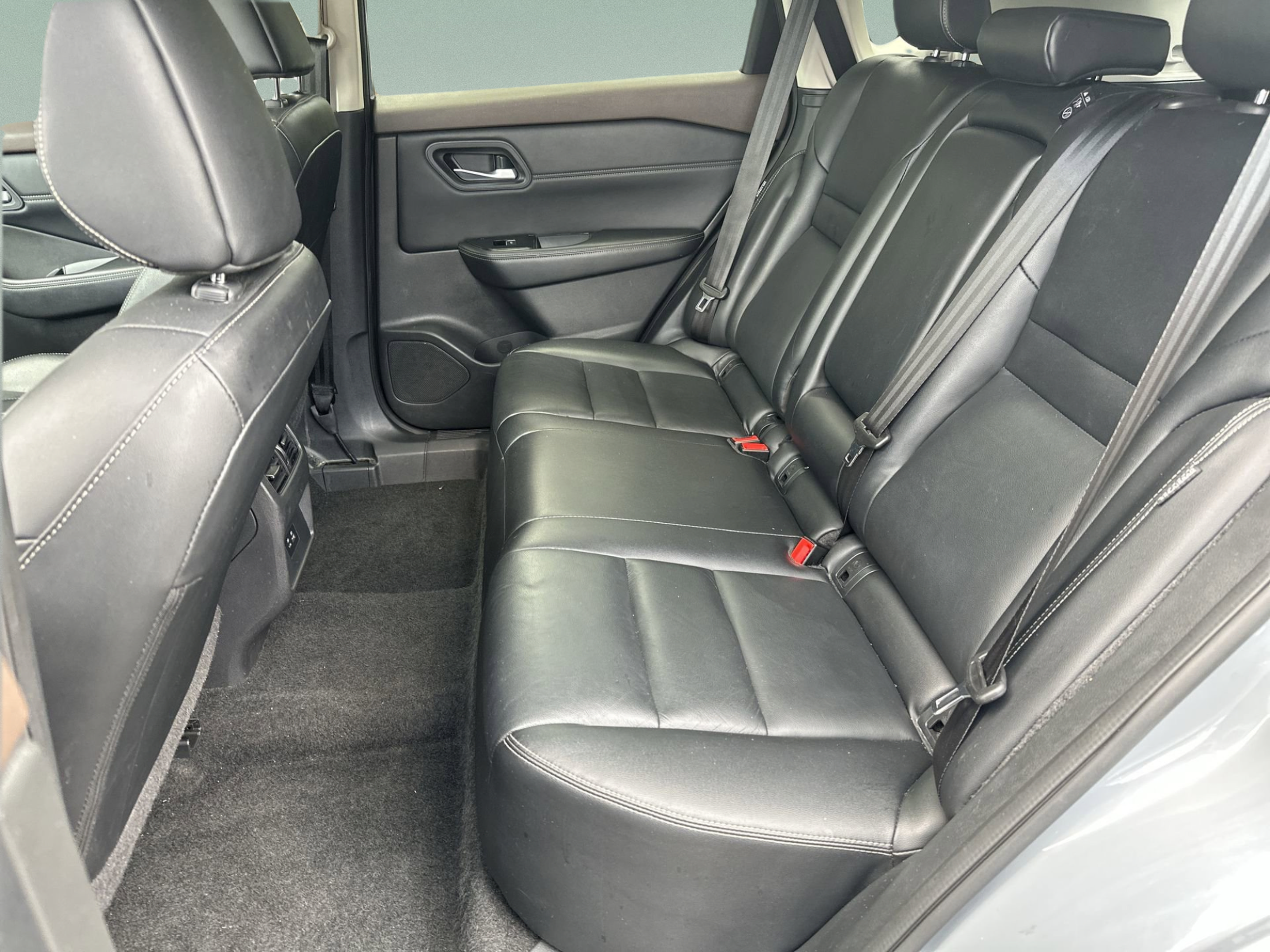 Used 2023 Nissan Rogue SL FWD image 24