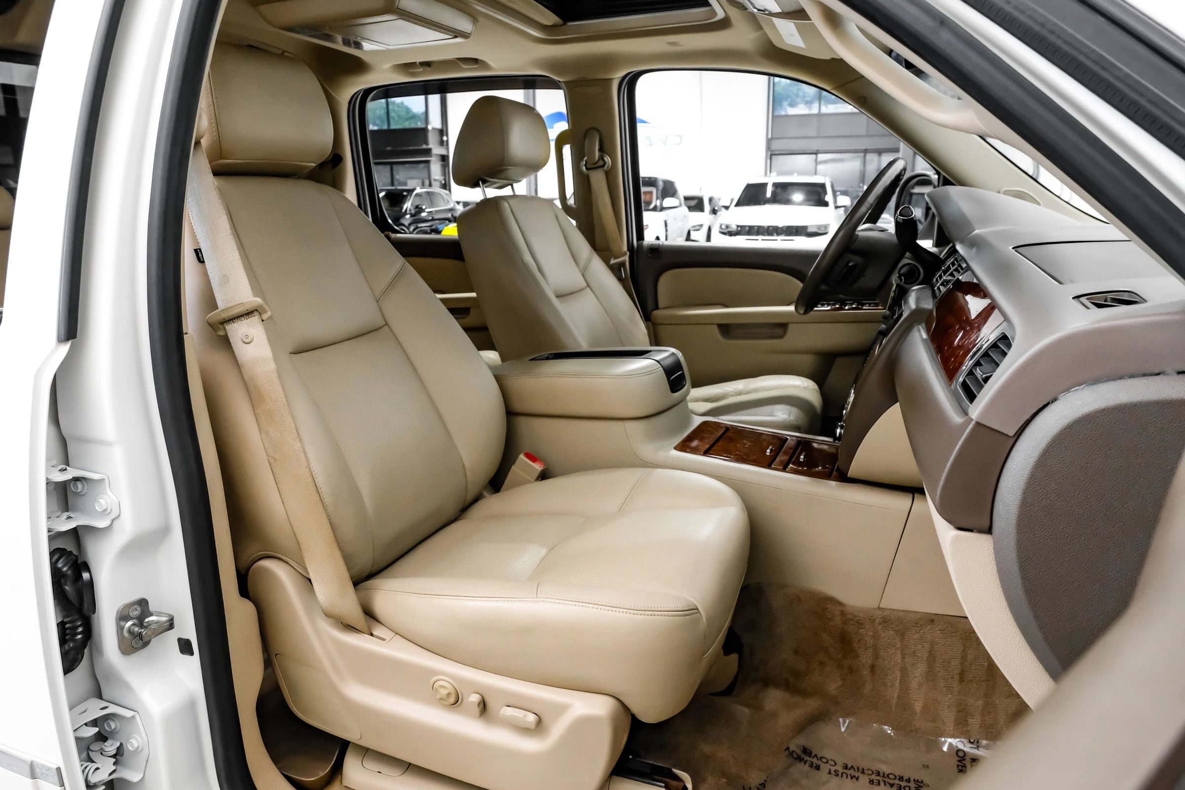 Used 2012 Chevrolet Avalanche LTZ image 44