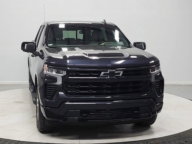 Used 2024 Chevrolet Silverado 1500 RST w/ Convenience Package II image 2