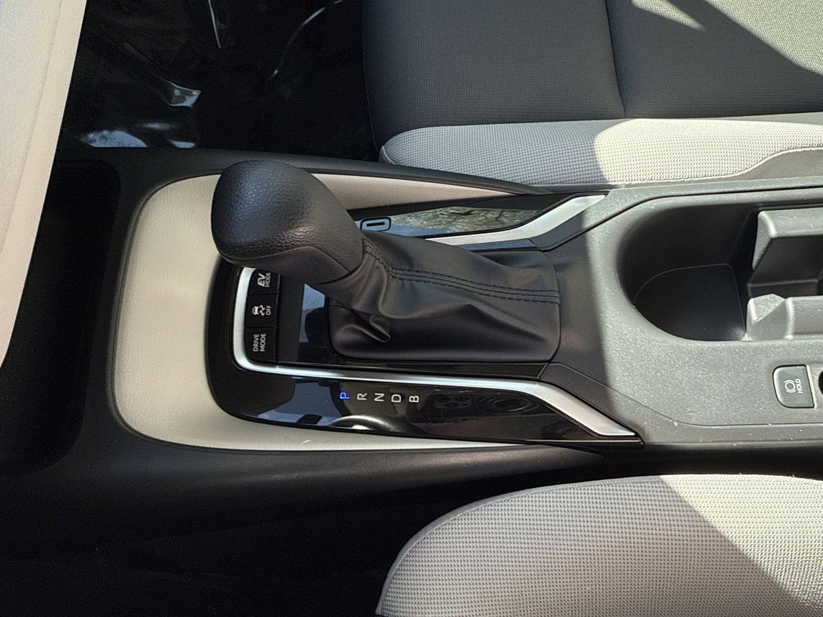 Used 2025 Toyota Corolla LE image 21