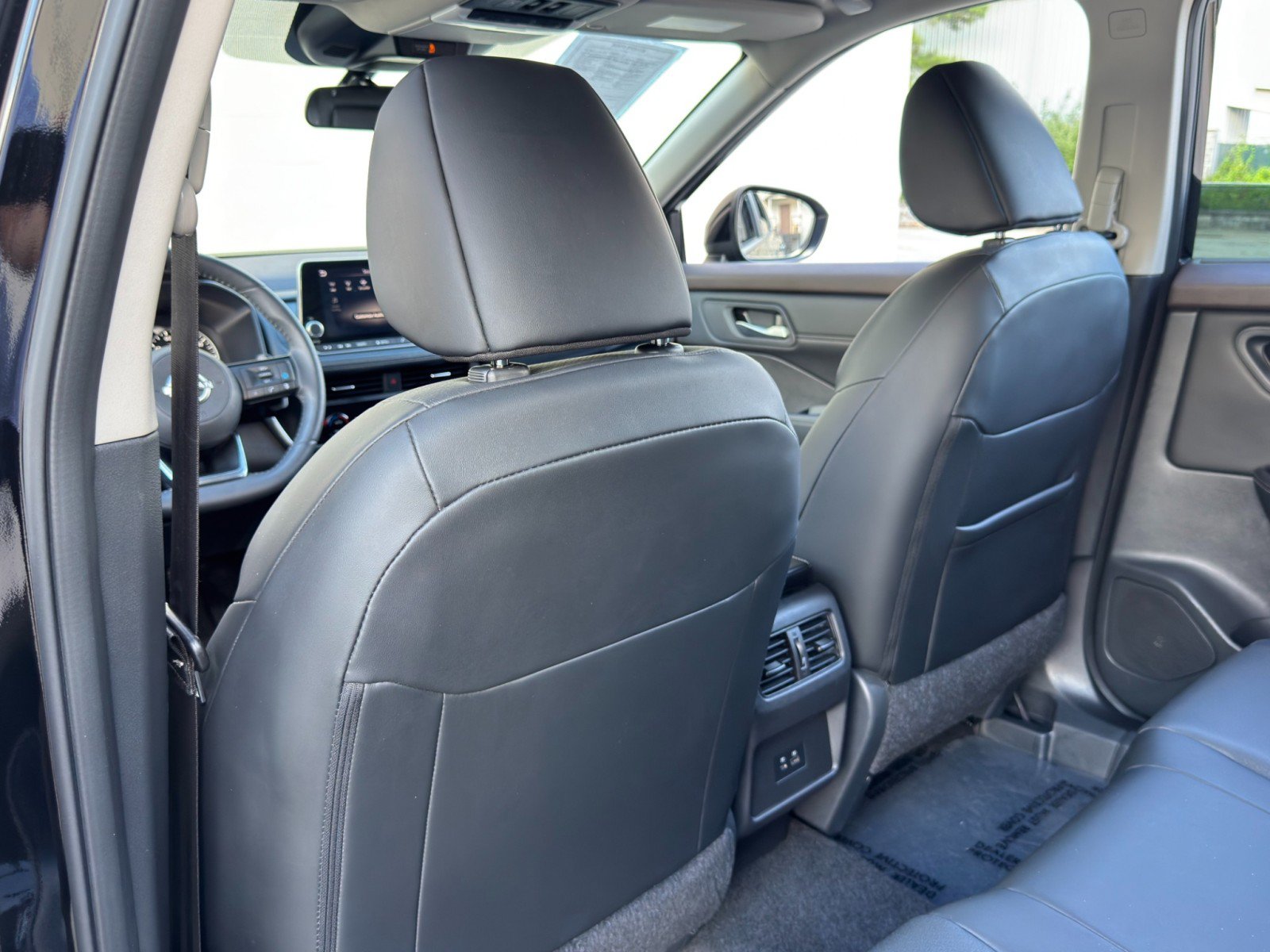 Used 2023 Nissan Rogue SV w/ SV Premium B Package FWD image 30