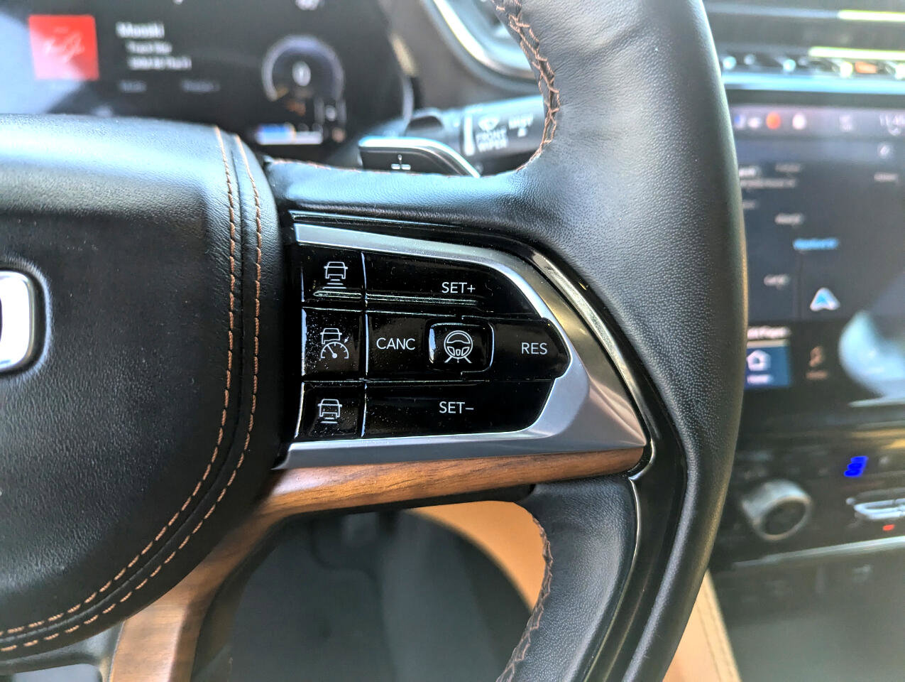 Used 2021 Jeep Grand Cherokee L Summit image 17