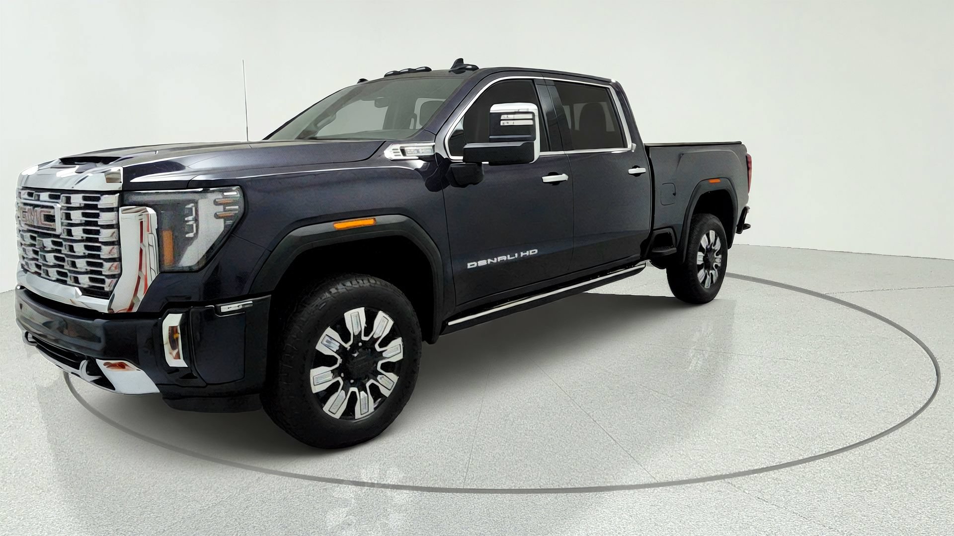 Used 2024 GMC Sierra 3500 Denali w/ Denali Reserve Package AWD/4WD image 1