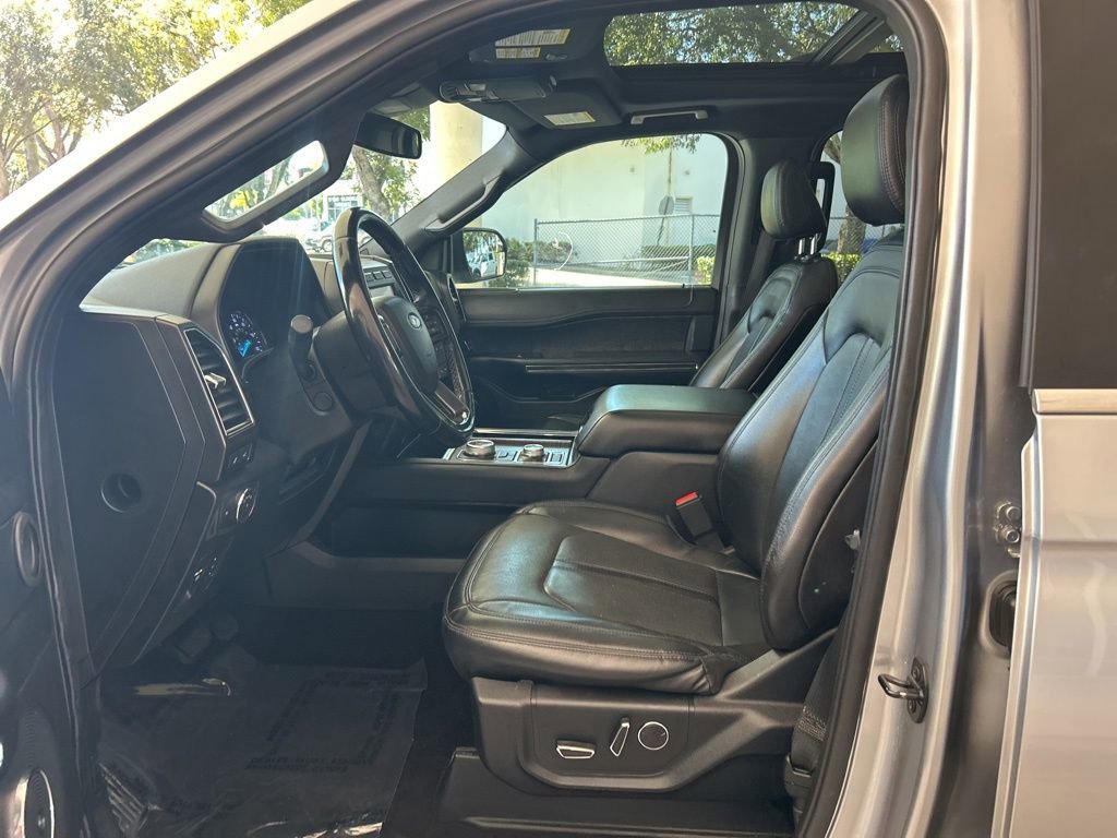 Used 2021 Ford Expedition Max Limited image 5