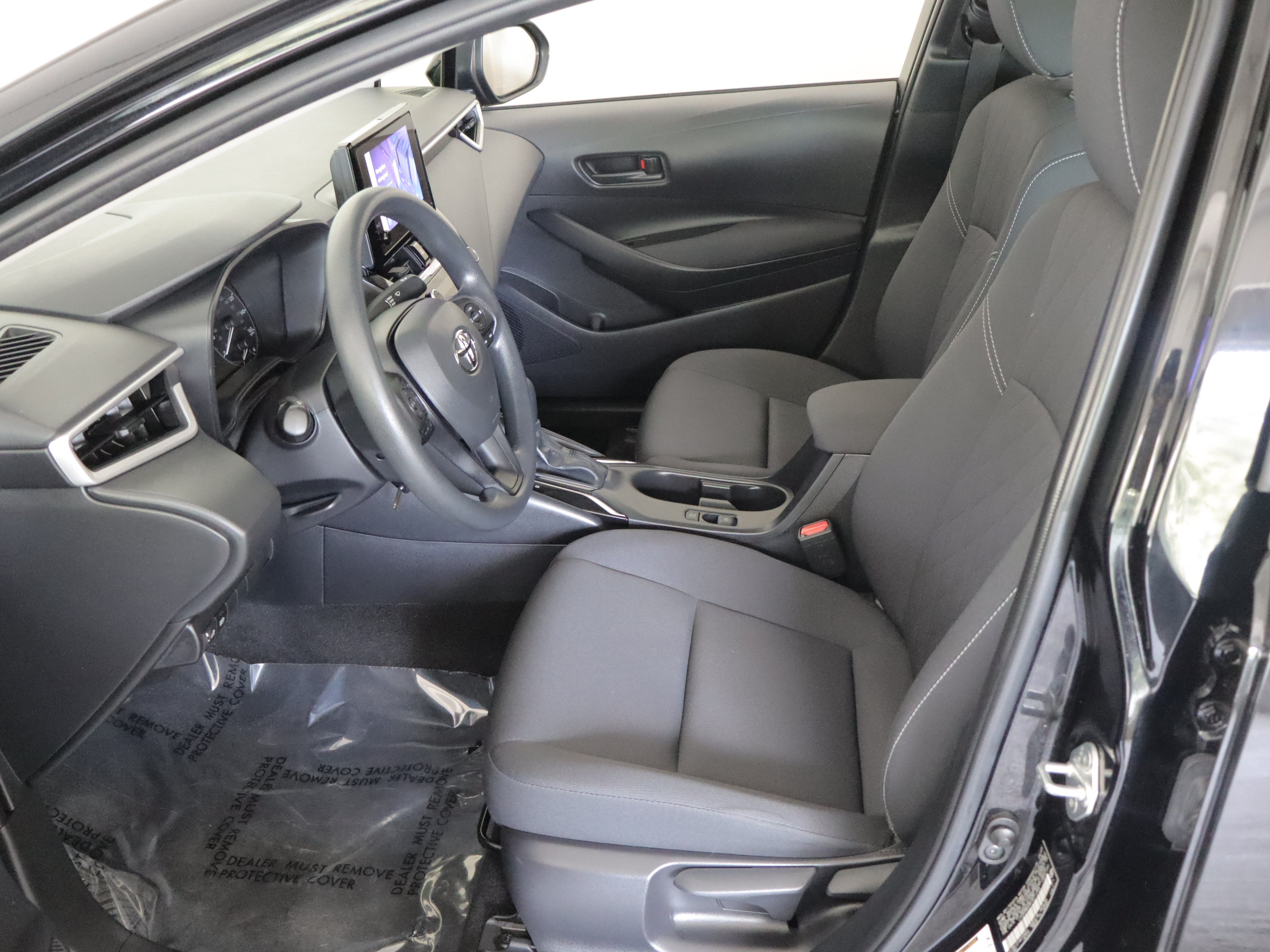 Used 2023 Toyota Corolla LE w/ Carpet Mat Package (TMS) FWD image 7