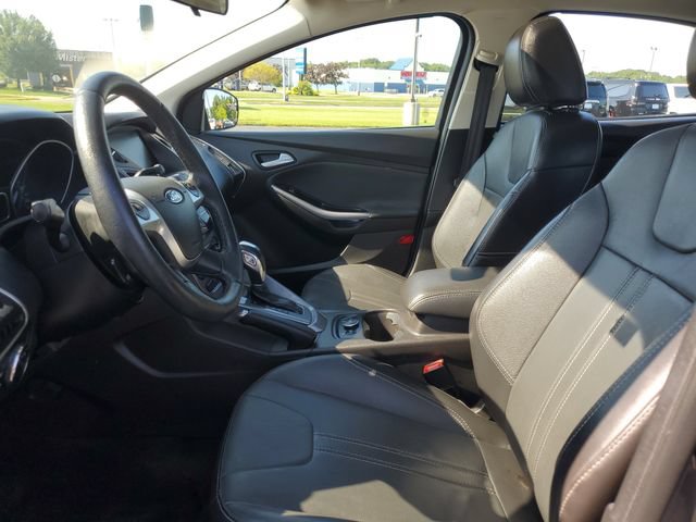 Used 2014 Ford Focus Titanium w/ Luxury Package FWD image 9
