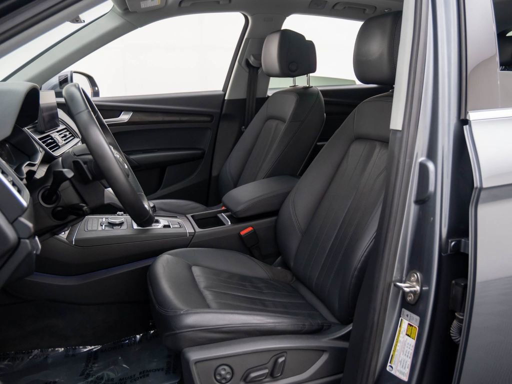Used 2020 Audi Q5 2.0T Premium w/ Convenience Package image 17