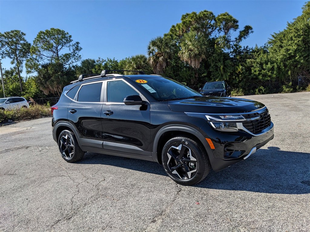 Certified 2025 Kia Seltos EX w/ EX Sunroof Package image 2