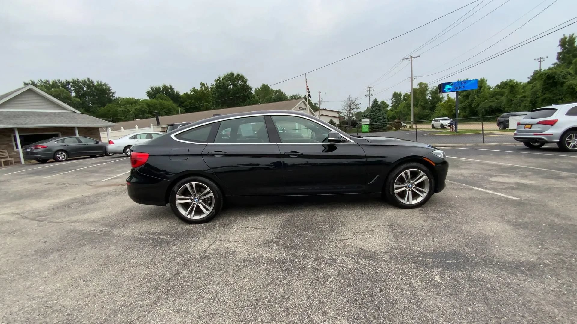 Used 2018 BMW 330i Gran Turismo xDrive AWD/4WD image 9