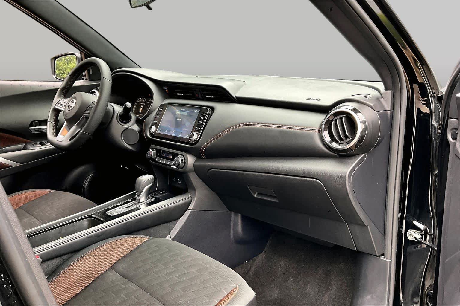 Certified 2024 Nissan Kicks SR FWD image 18