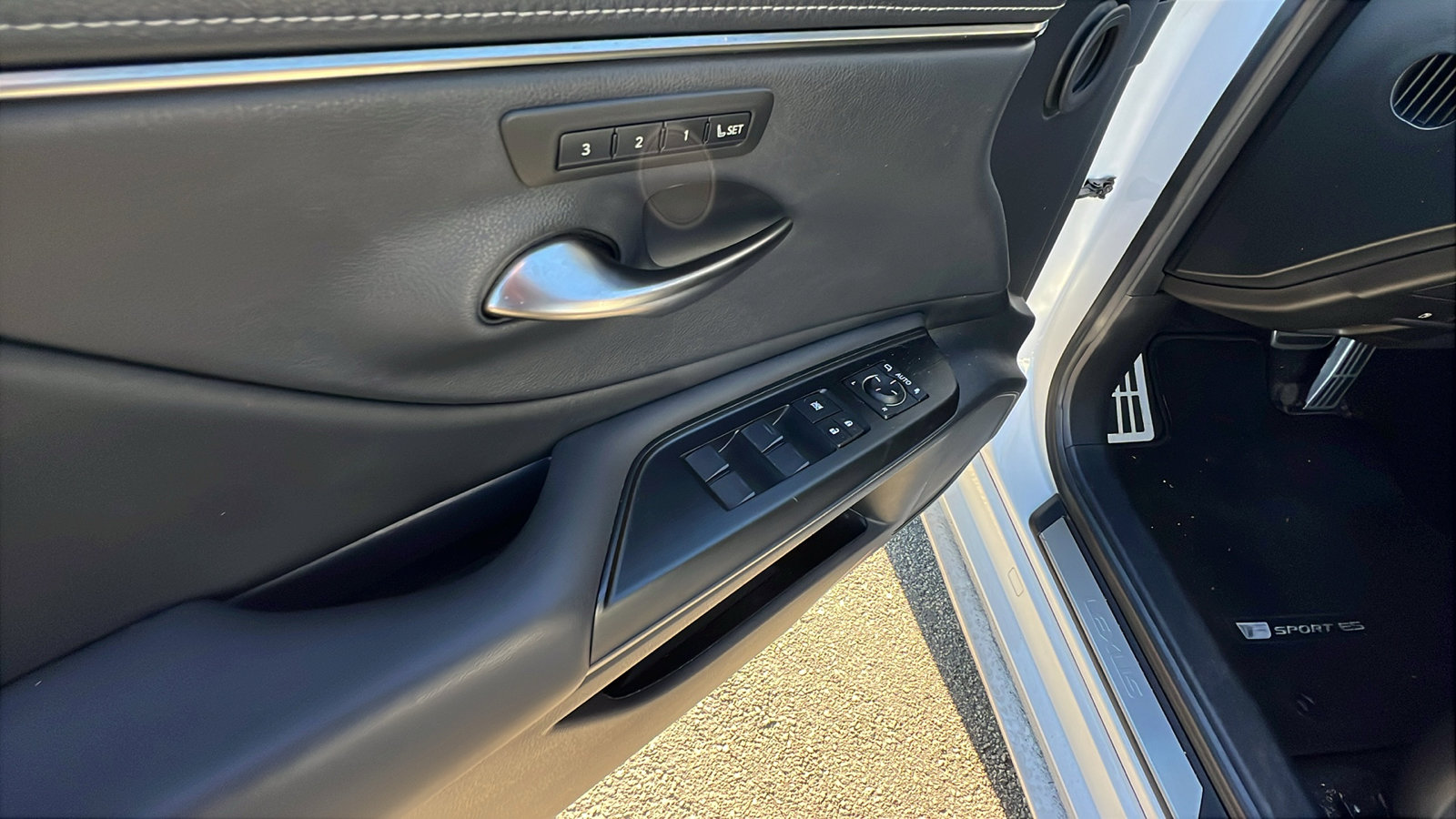 Used 2020 Lexus ES 350 F Sport w/ Accessory Package 2 image 15