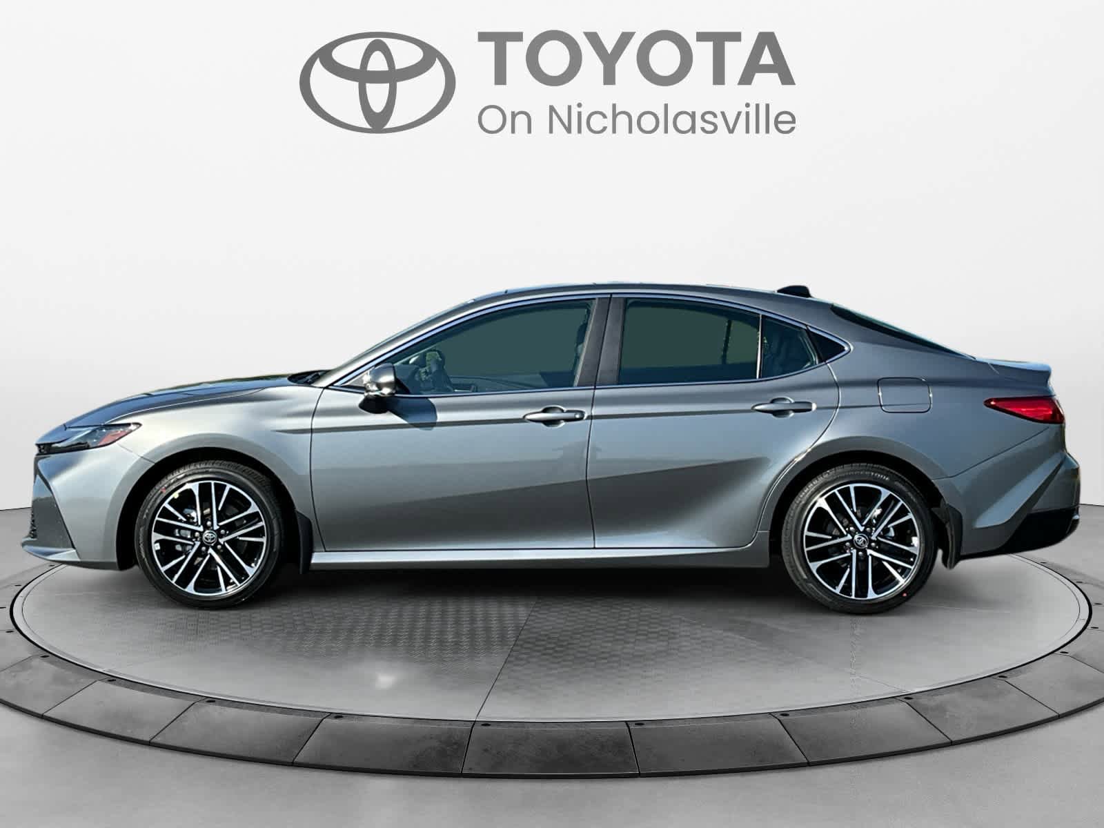 Used 2026 Toyota Camry XLE image 2