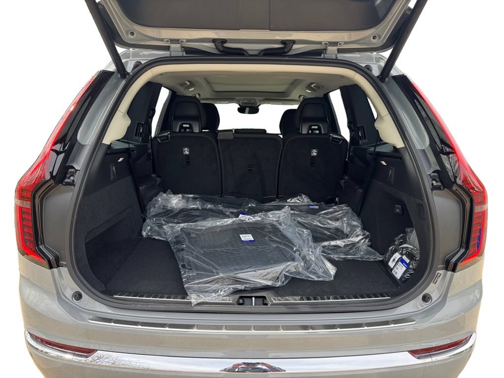 New 2026 Volvo XC90 B6 Plus w/ Protection Package Premier AWD/4WD image 6
