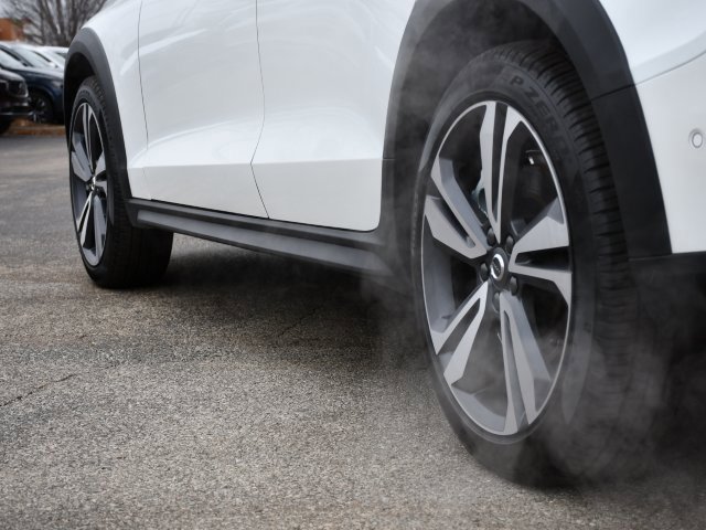 Used 2025 Volvo V60 B5 Cross Country Plus image 9