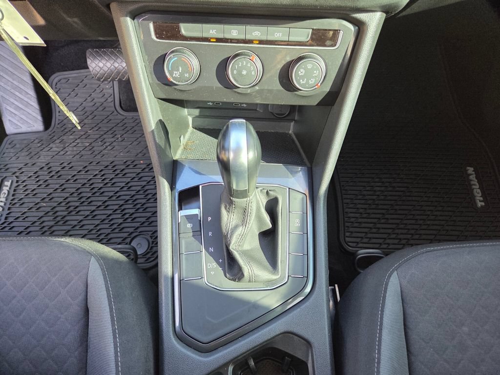 Used 2020 Volkswagen Tiguan S FWD image 28