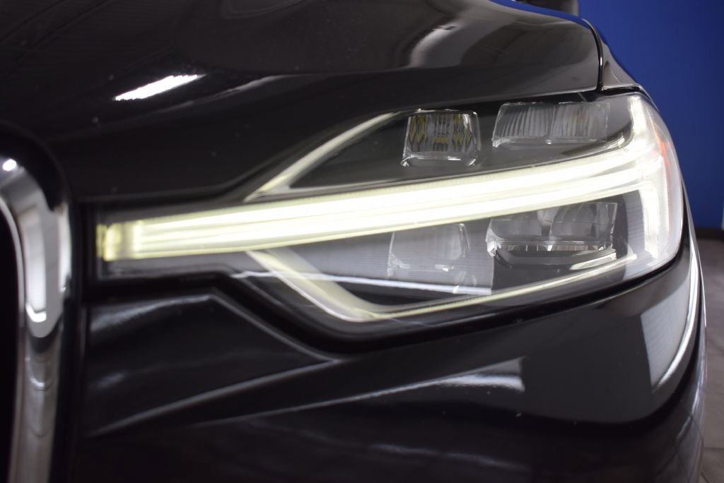 Used 2020 Volvo XC60 T5 Momentum w/ Protection Package Premier image 32
