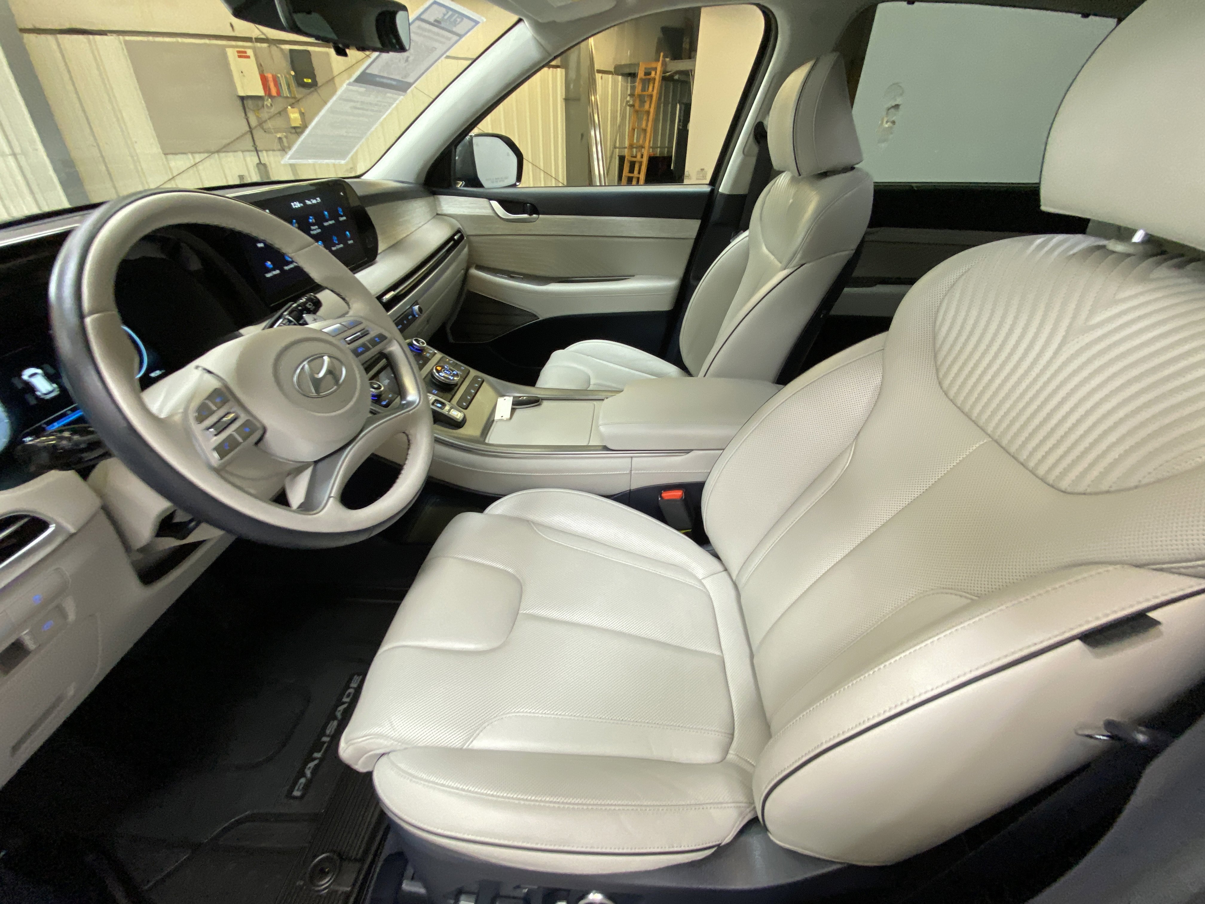 Used 2025 Hyundai Palisade Calligraphy image 22