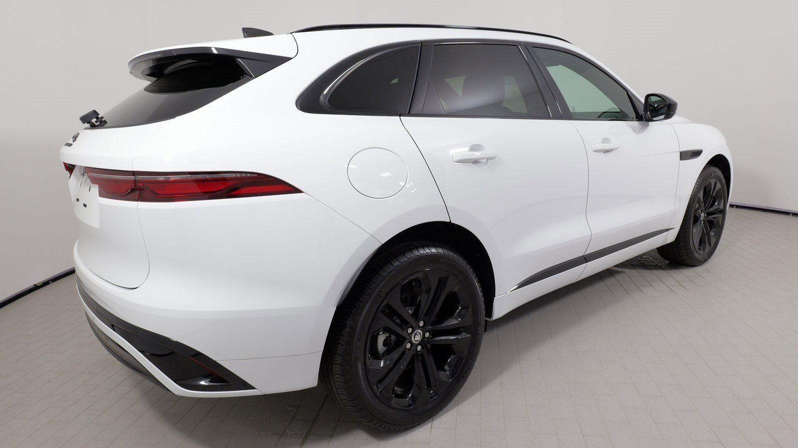 Used 2025 Jaguar F-PACE R-Dynamic S image 24