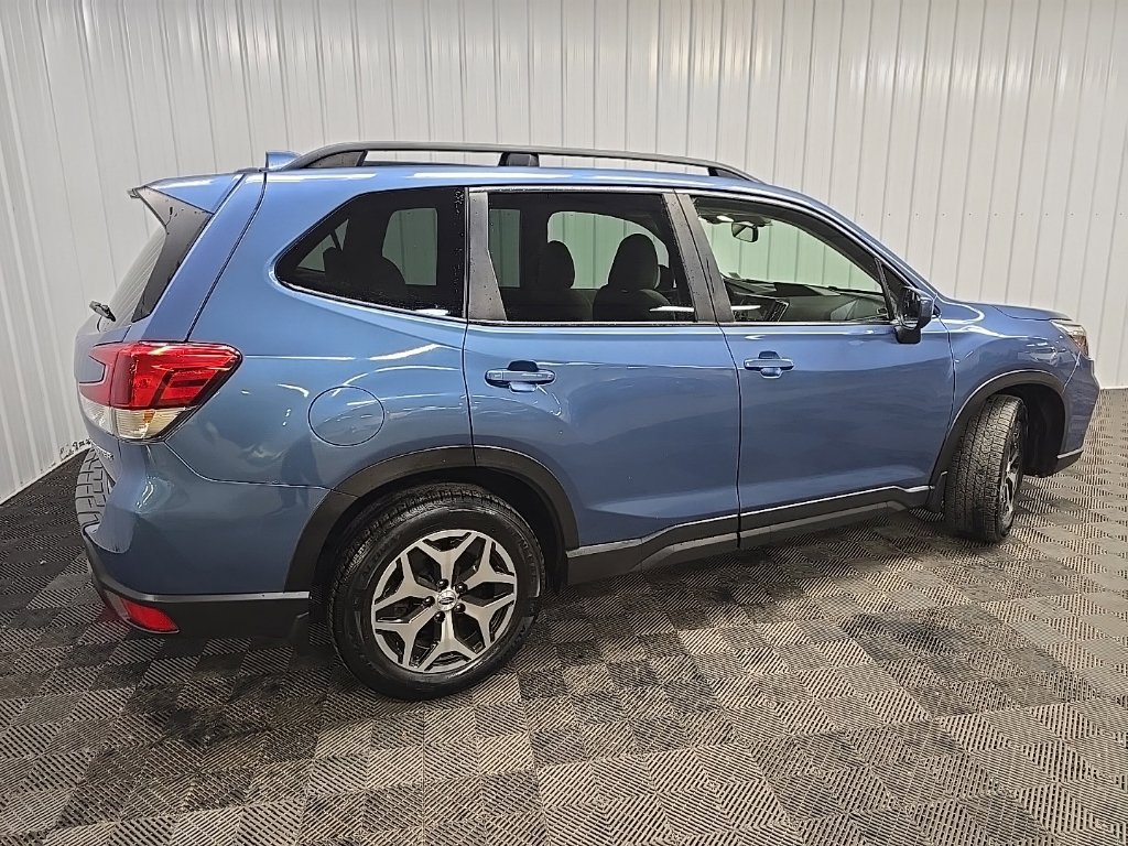 Used 2020 Subaru Forester Premium AWD/4WD image 3