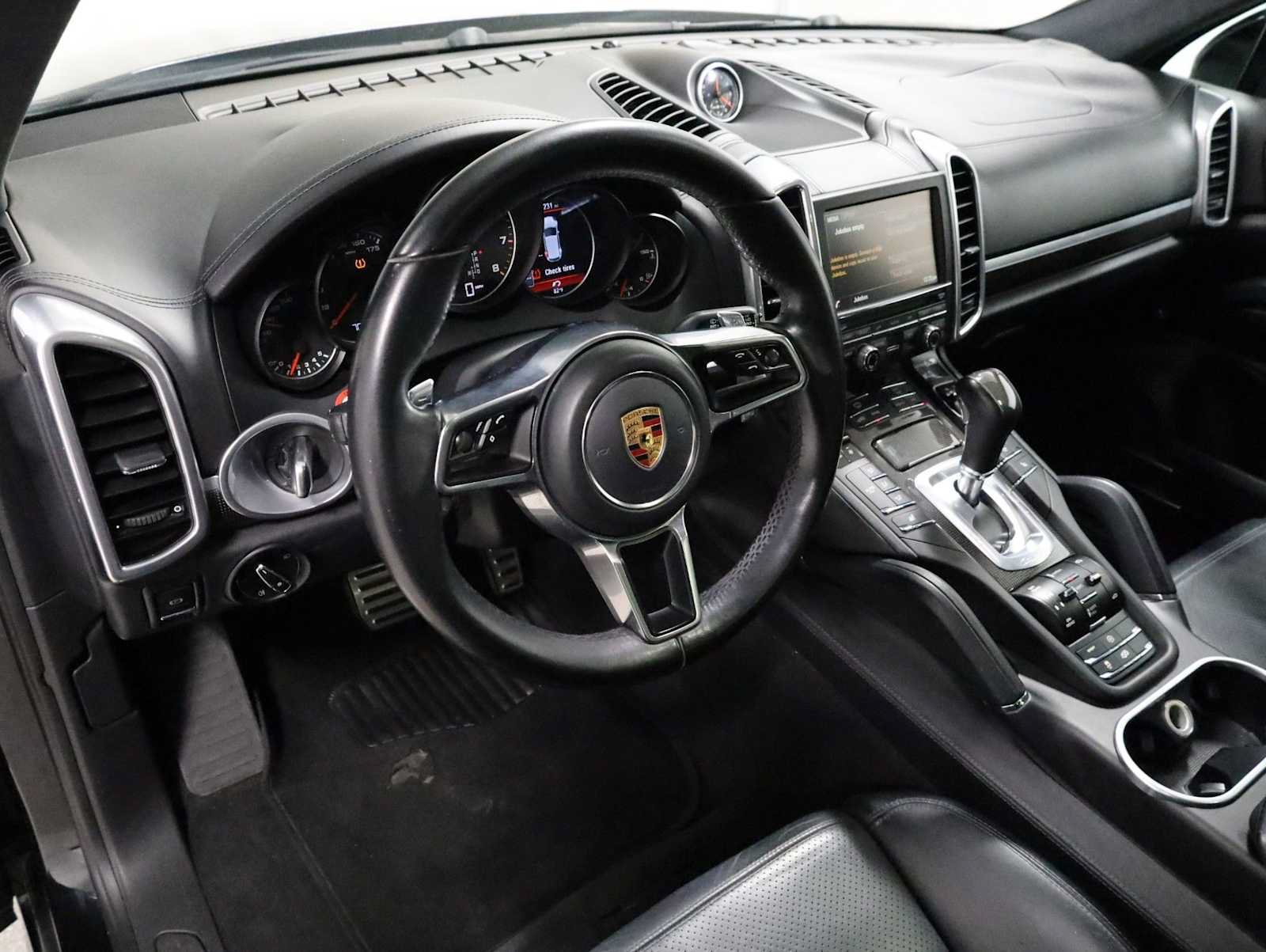 Used 2016 Porsche Cayenne GTS AWD/4WD image 4