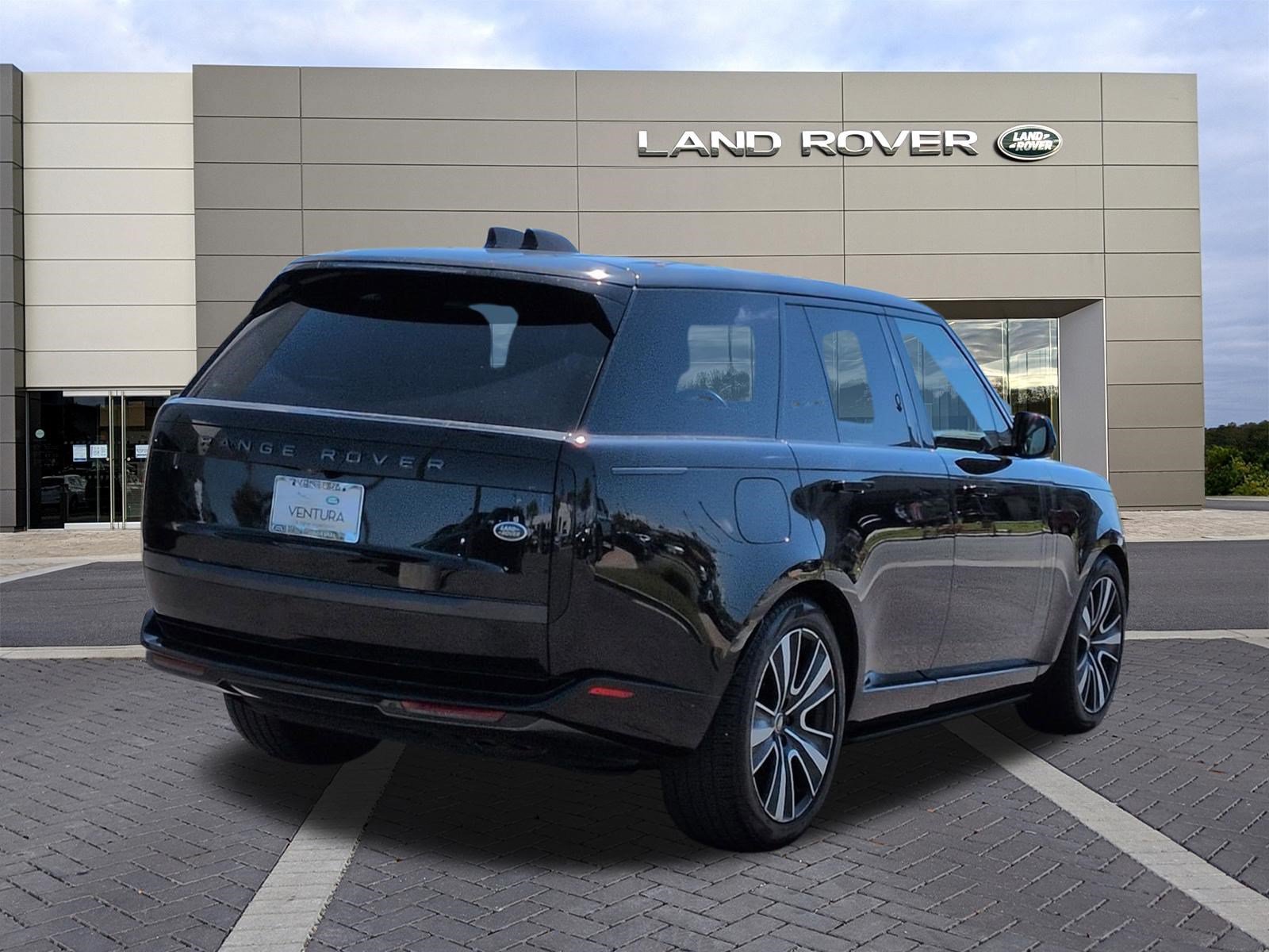 Certified 2023 Land Rover Range Rover SE AWD/4WD image 5