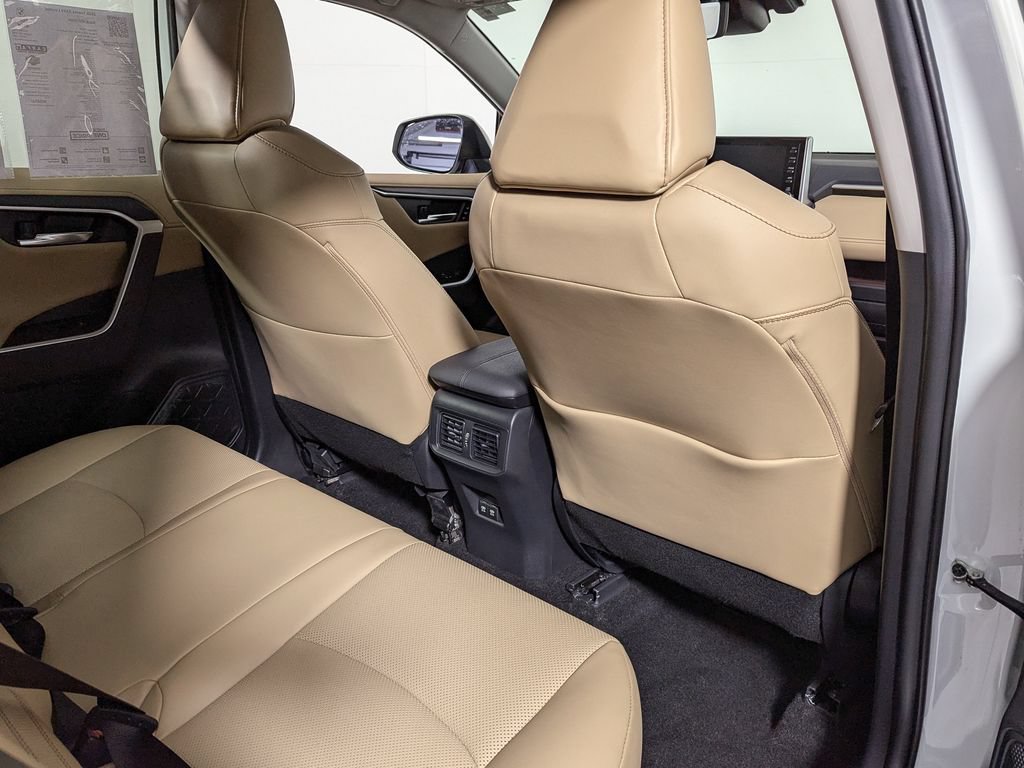 Used 2020 Toyota RAV4 Limited AWD/4WD image 44
