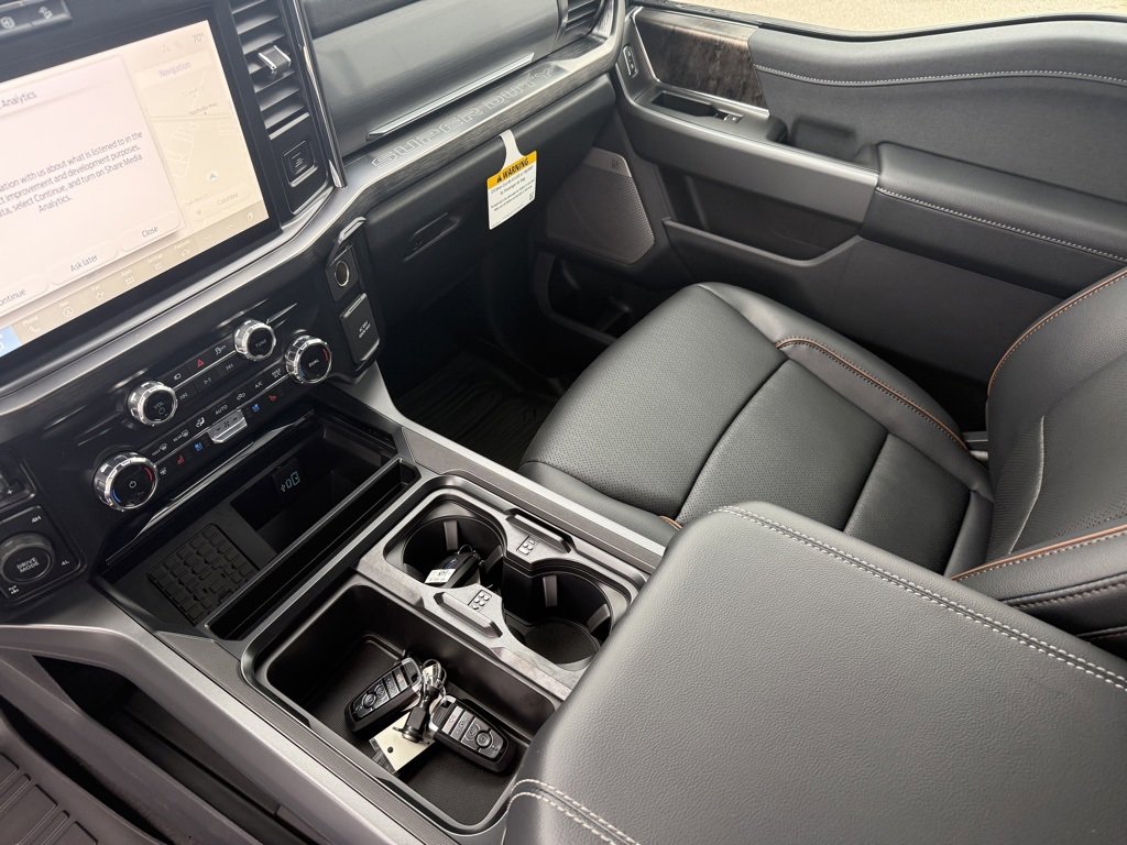 New 2026 Ford F250 Lariat w/ Black Appearance Package image 21