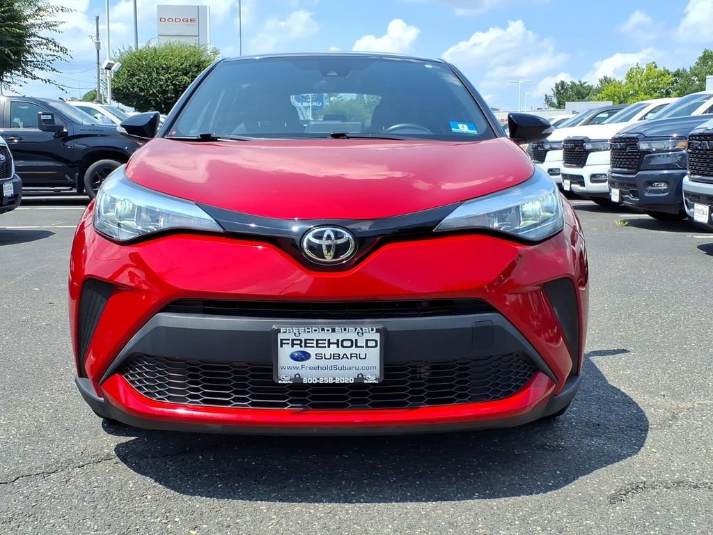 Used 2020 Toyota C-HR XLE FWD image 2