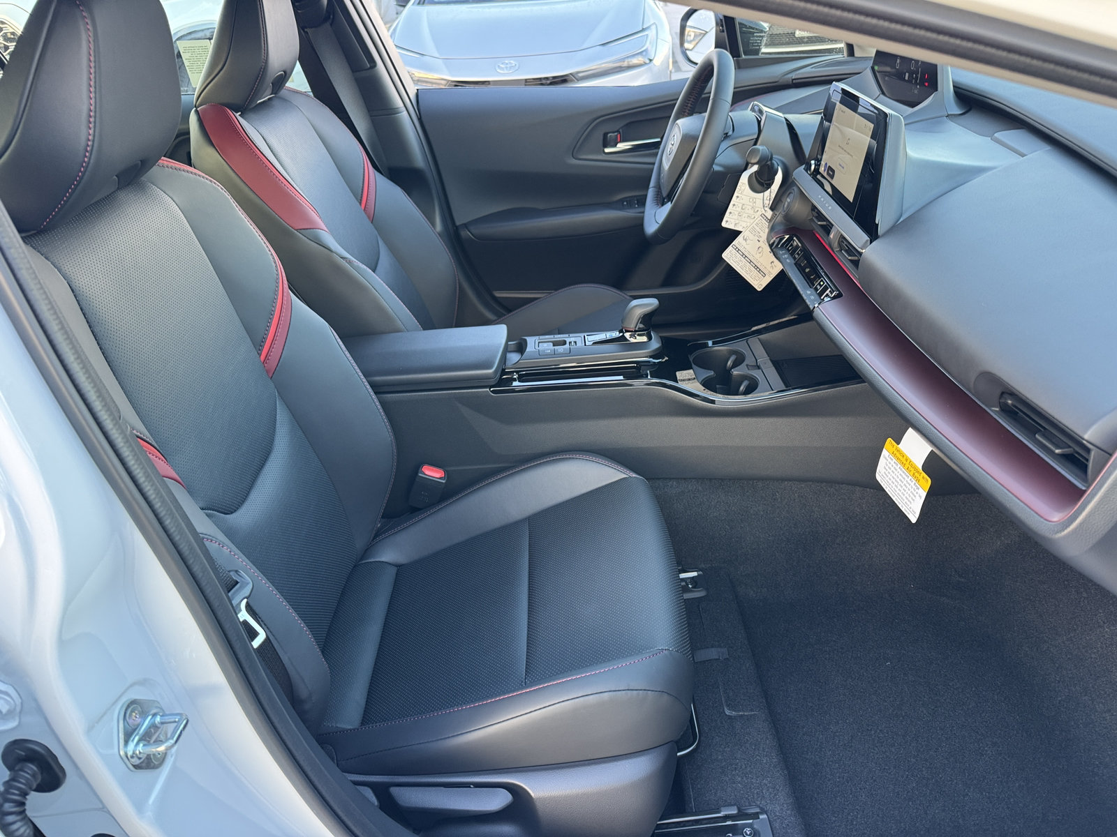 New 2027 Toyota Prius Plug-In Hybrid FWD image 8