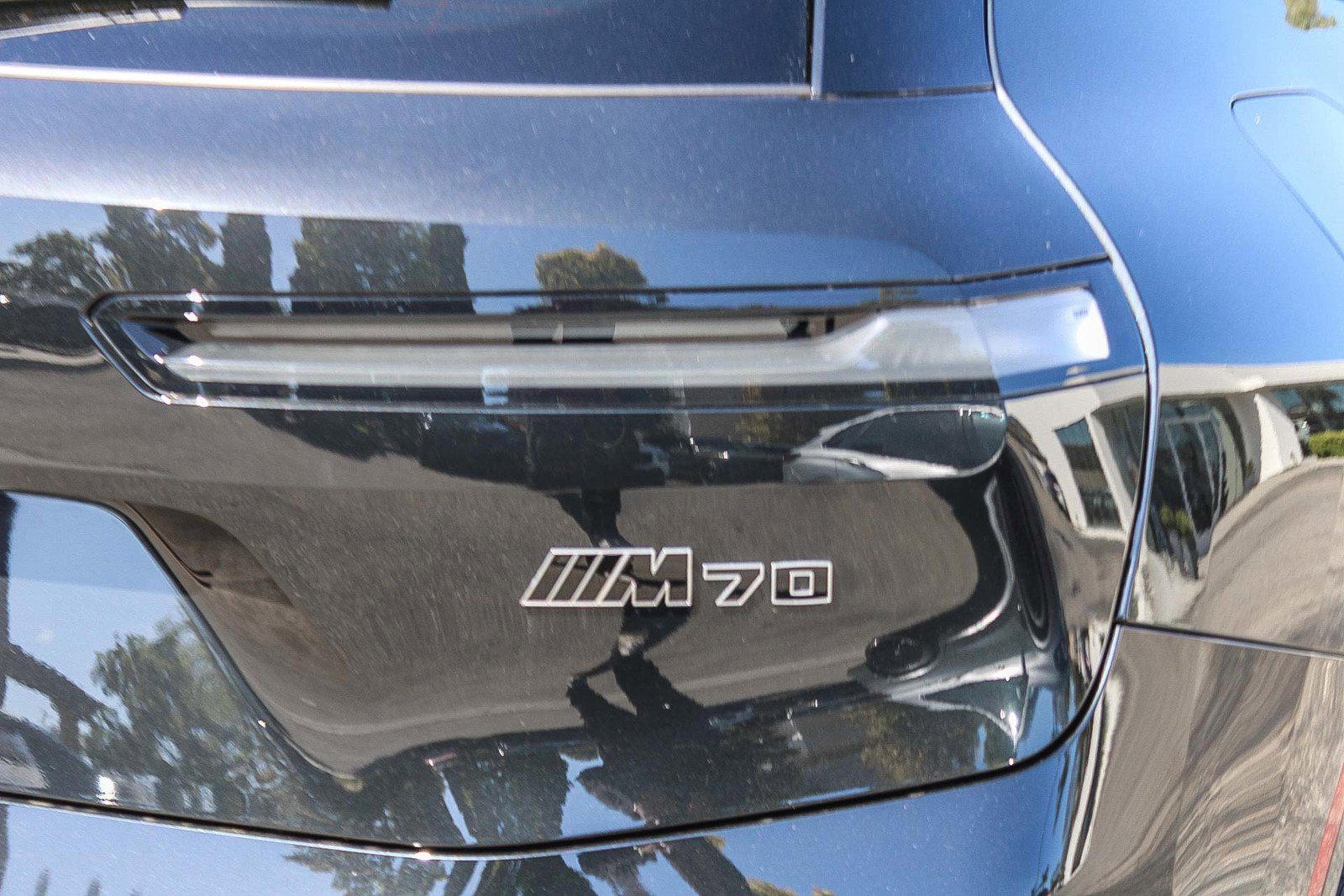 New 2026 BMW iX M70 image 7