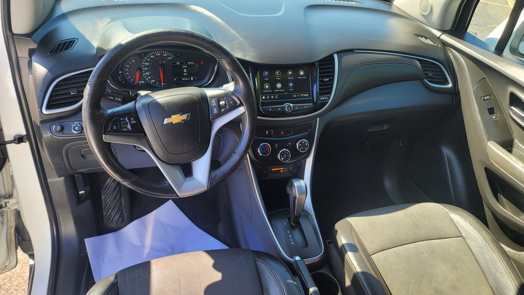 Used 2019 Chevrolet Trax LT w/ LT Convenience Package AWD/4WD image 24