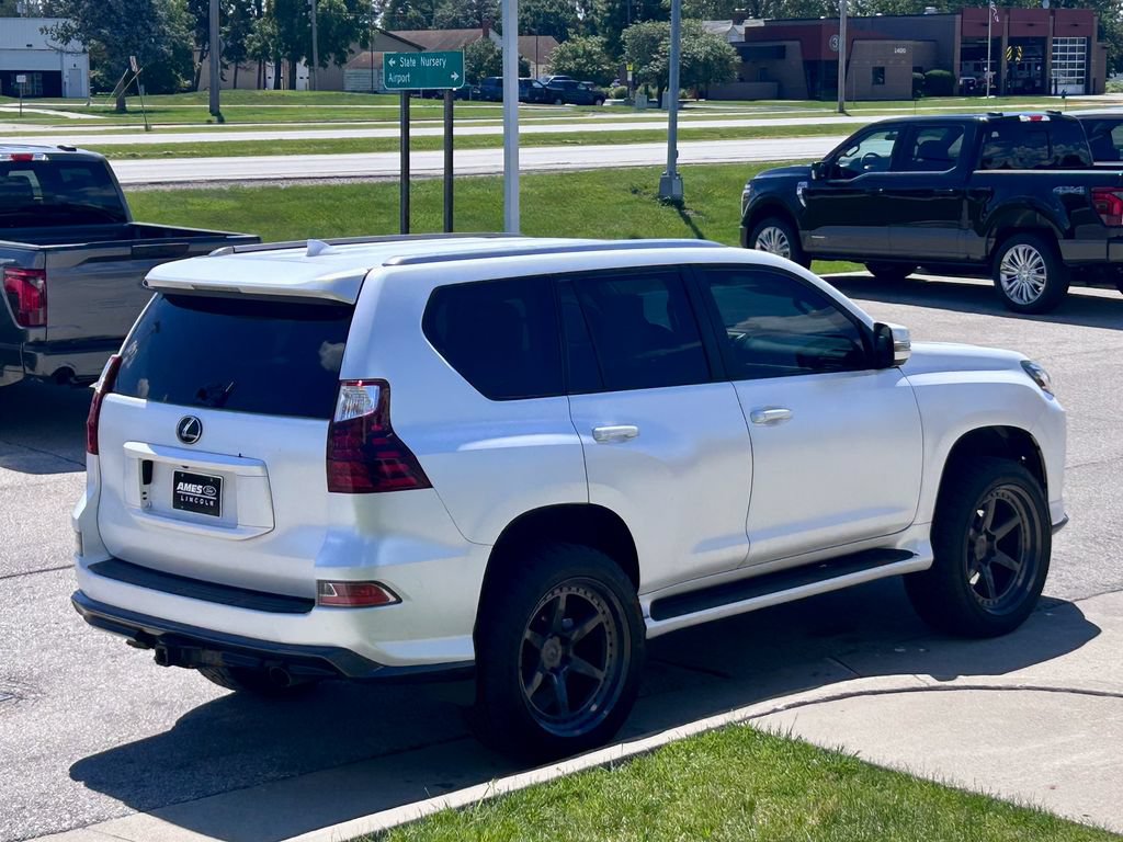 Used 2021 Lexus GX 460 Luxury w/ Sport Design Package AWD/4WD image 6
