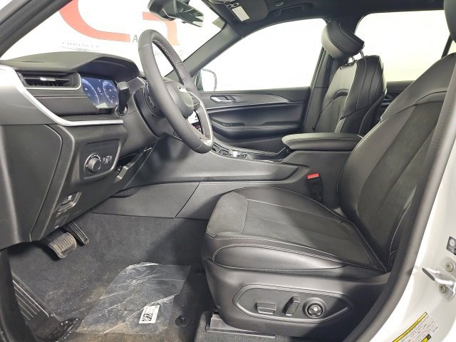 New 2025 Jeep Grand Cherokee 4WD image 10