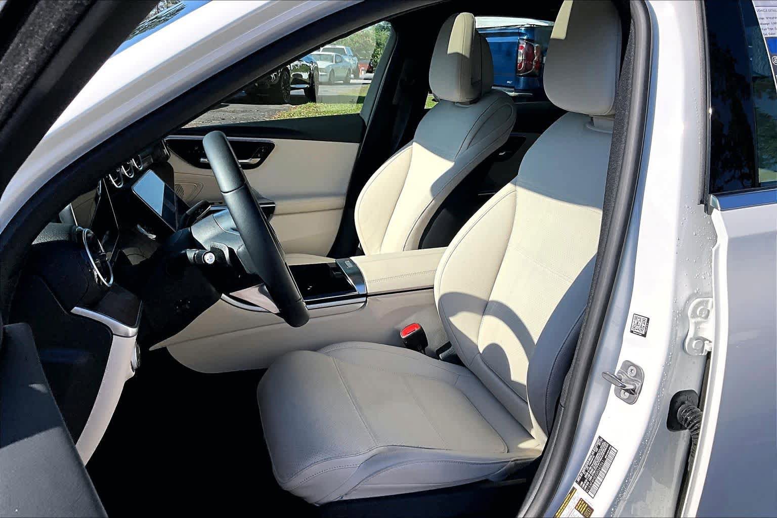 Used 2025 Mercedes-Benz C 300 4MATIC Sedan image 8