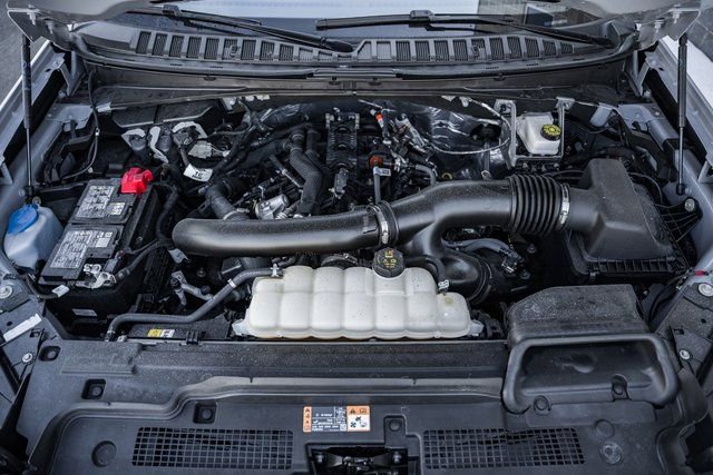 Used 2025 Ford Expedition Active image 33